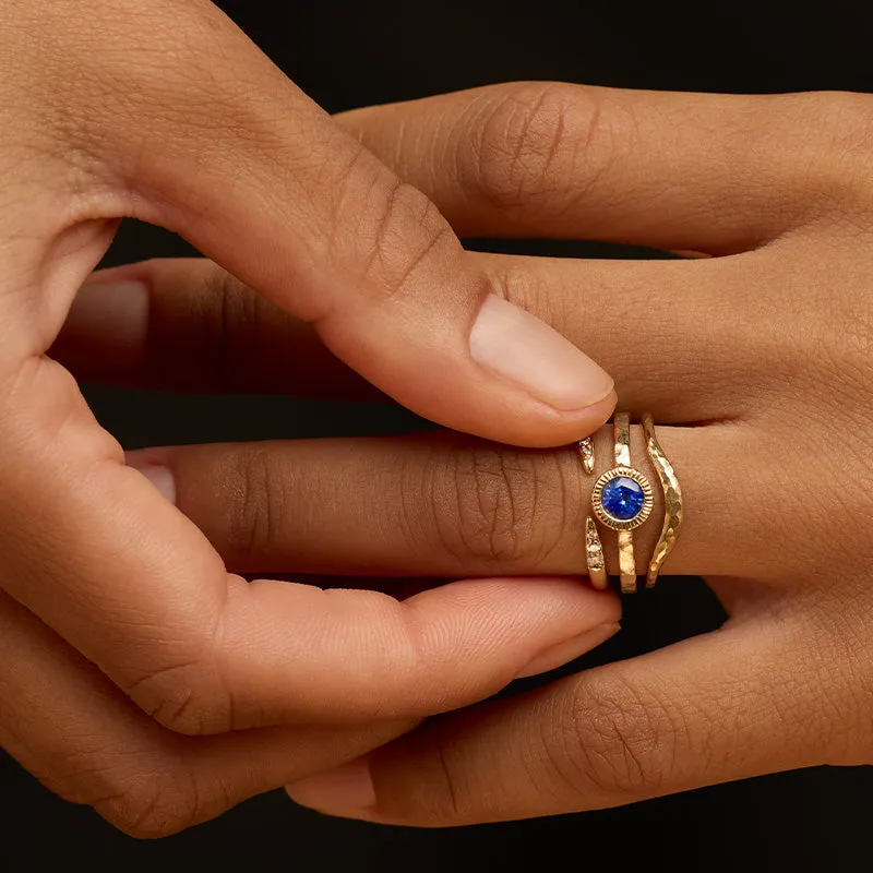 Crescent Band, 9kt Yellow Gold