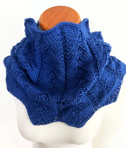 Grotto cowl, knit kit