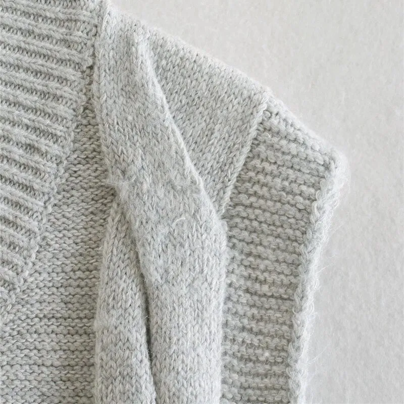 RIBBED TRIM VEST