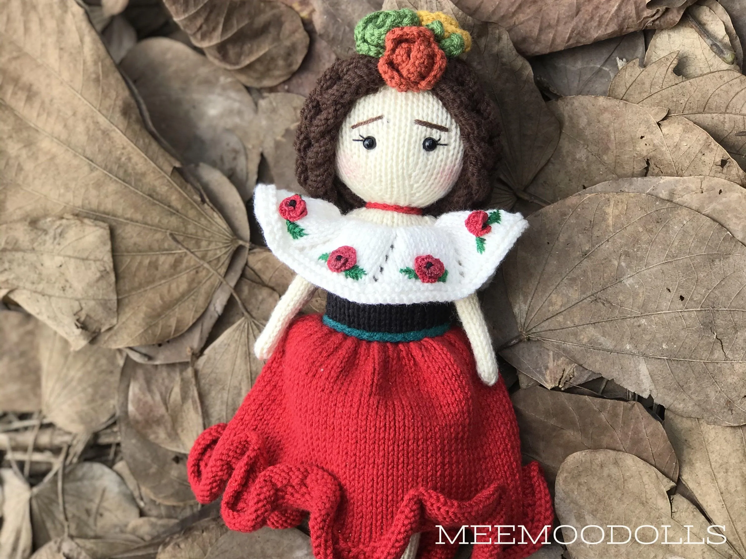 Señorita Fridita Doll. Female Artist Icon. Knitting Toy Pattens. Meemoodolls.